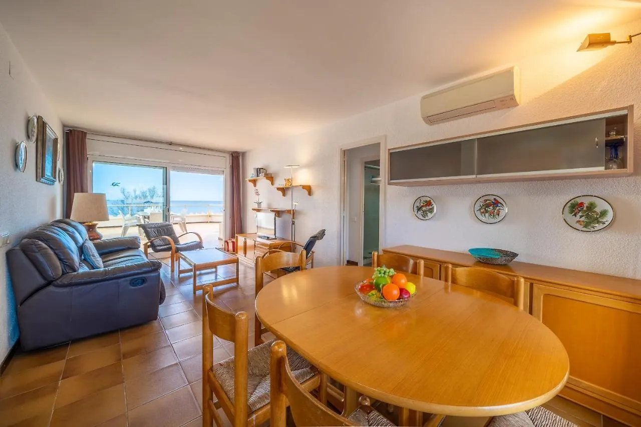 Apartamento Patricia L'Escala Apartment